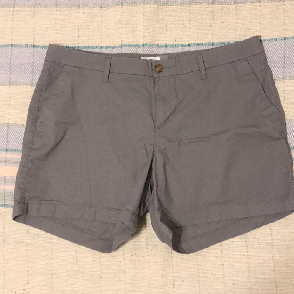 Gray cargo shorts size 14